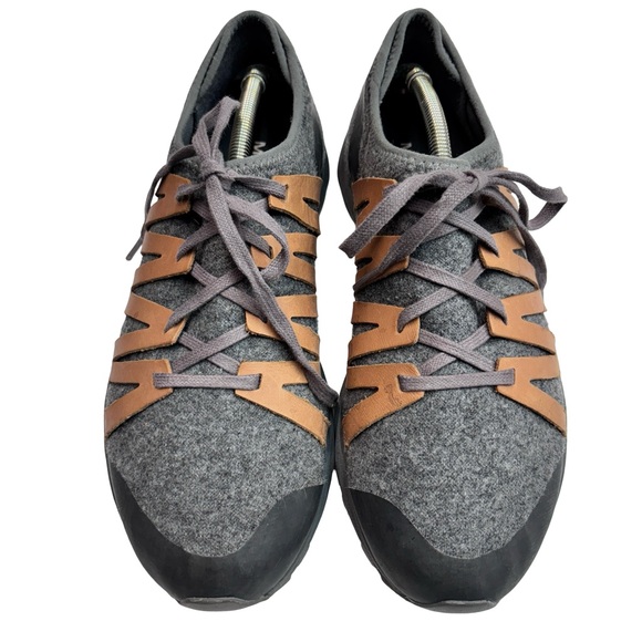 Merrell Women’s  Riveter Gray and Tan Sneakers Sz 8.5 - Picture 2 of 10